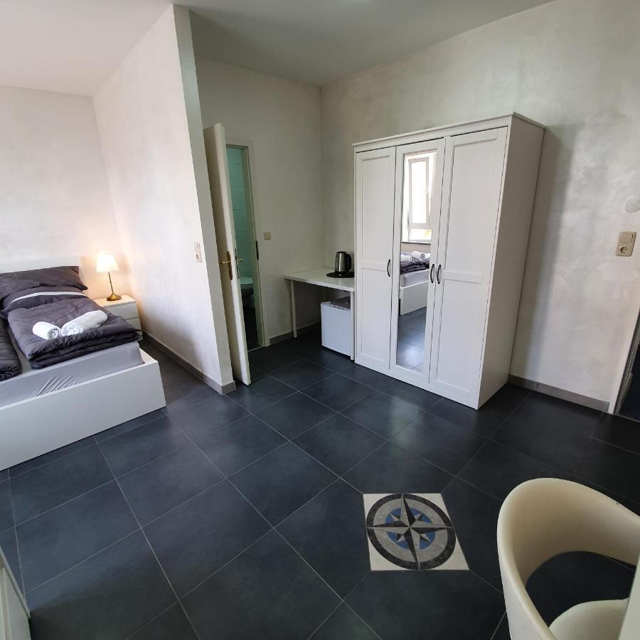 Pension Bad Soden / Apartment&Rooms Bad Soden am Taunus Exterior foto